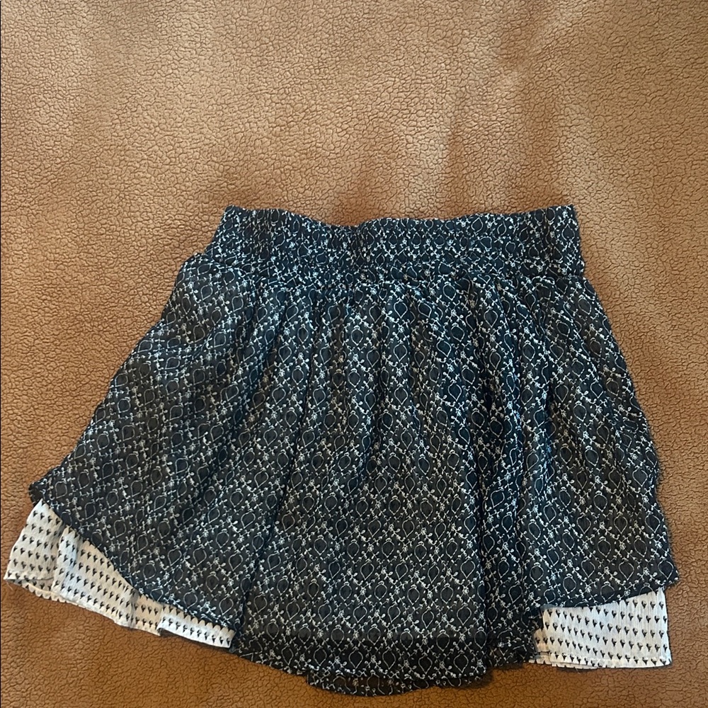 Converse Black and White Patterned Skirt - Picture 7 of 9